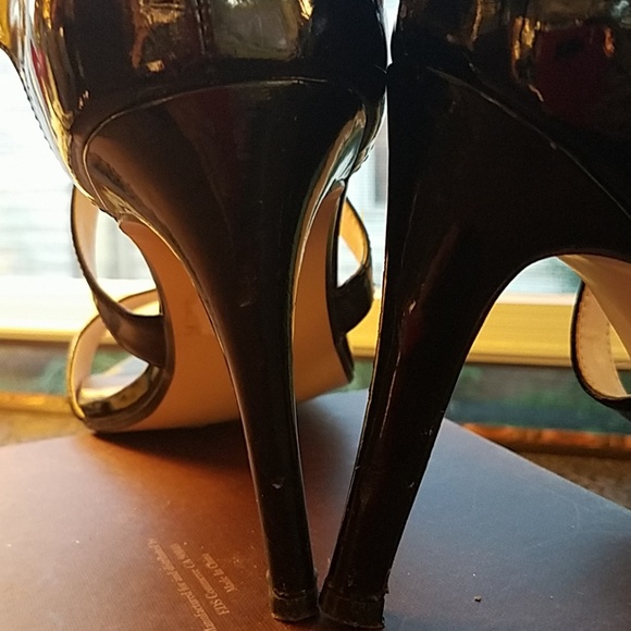 Worthington Pattent Leather Heals - Picture 3 of 3